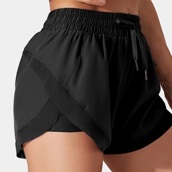 HALARA Drawstring Contrast Flowy Mesh 2-in-1 Shorts Small, Black - Picture 2 of 2